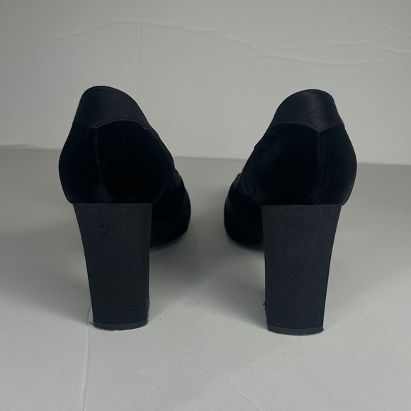 Elegant Black Velvet Heels - Picture 5 of 9